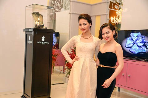 Hoa hậu Trần Thị Quỳnh là khách mời trong bữa tiệc thời trang.